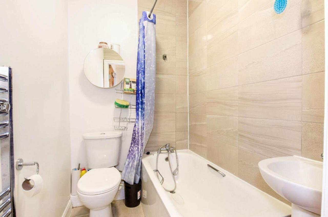 Spacious Studio Flat- Watford Junction & Harry Potter World Exterior foto